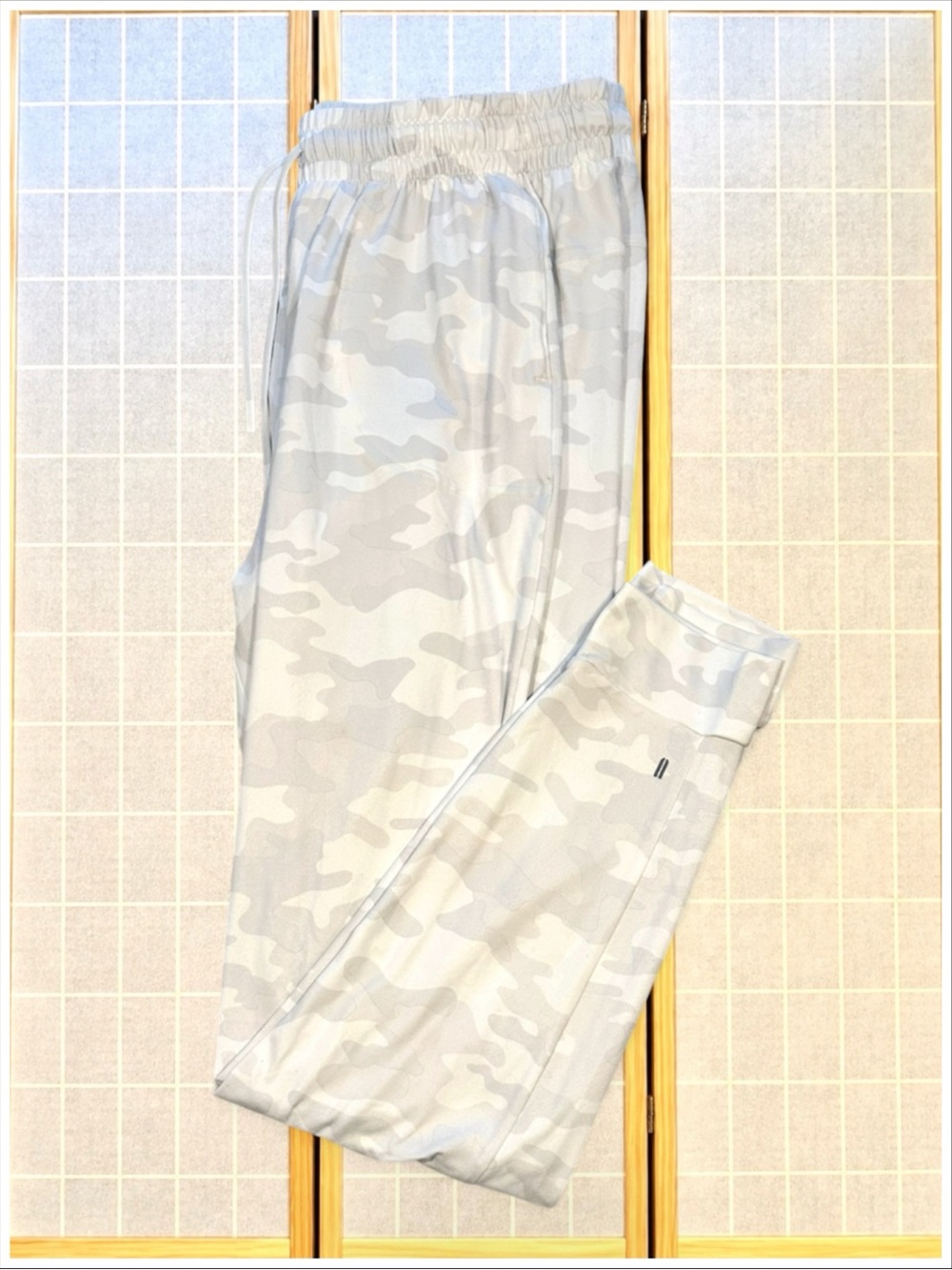 NOBULL Lightweight White Gray Camo Jogger Pants ~ Size M ~ Item #2243